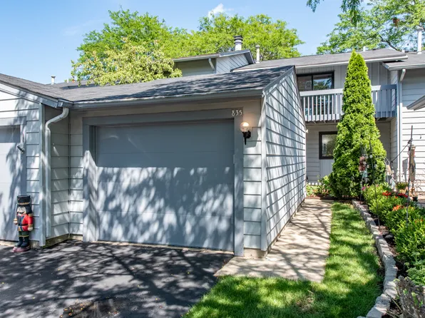 835 Gladstone Dr, Vernon Hills, IL 60061