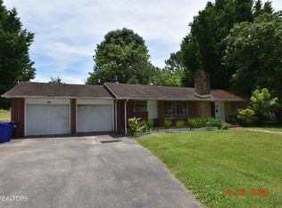 177 Robertsville Rd, Oak Ridge, TN 37830