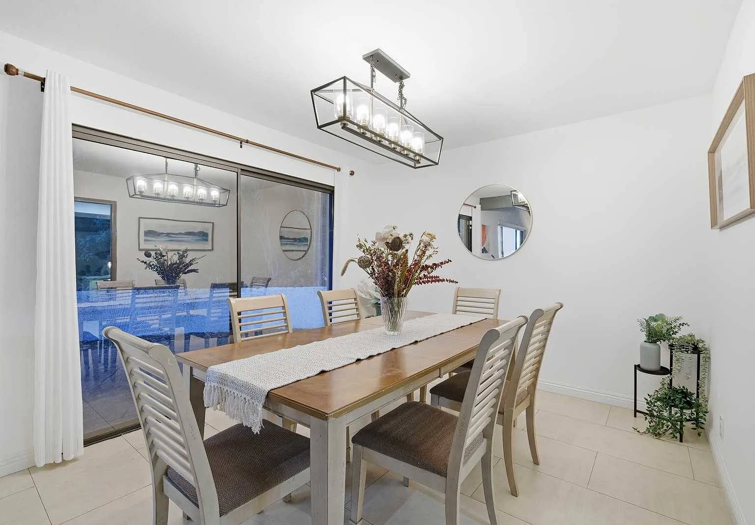 4 bed, 2.5 bath, 2046 sqft, $6,500 — Photo 2