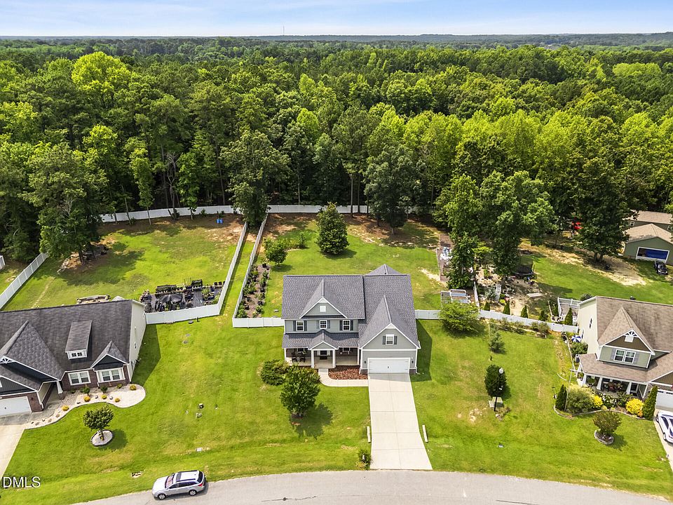 1st image of 83 Sunbury Ct
