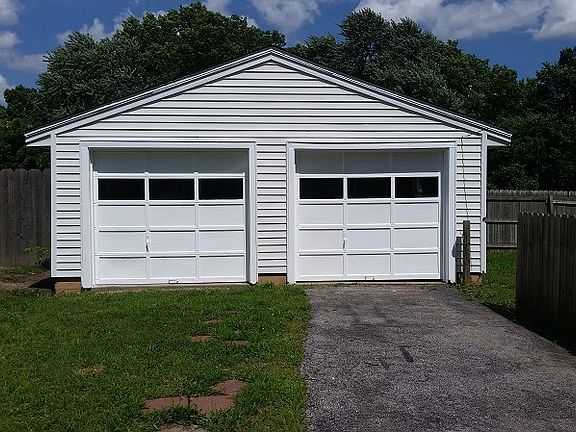 2 Car Detached Garage