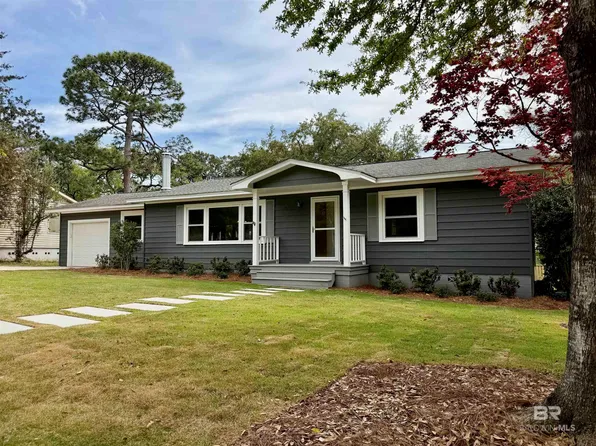 216 Pinecrest Ln, Fairhope, AL 36532