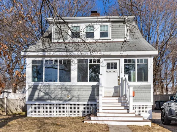 724 East St, Dedham, MA 02026