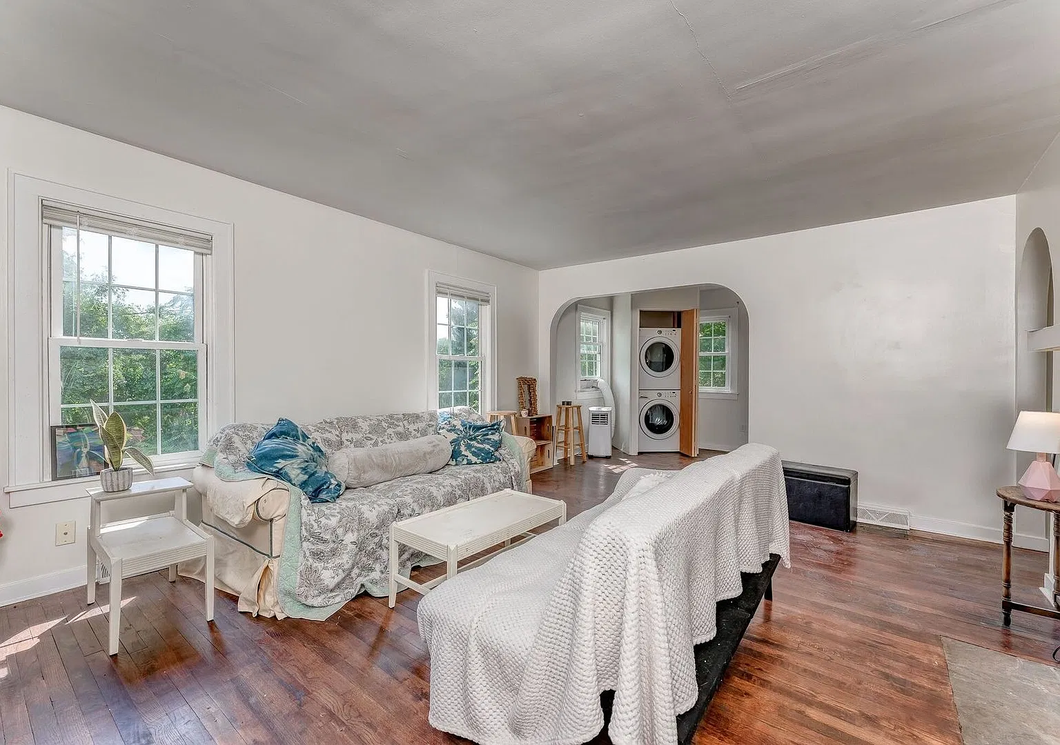 913 Garrison Avenue — Photo 3
