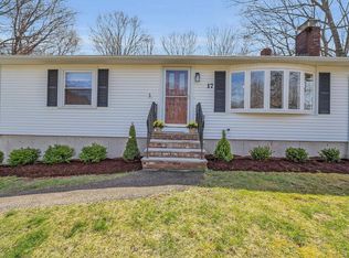 17 Merrill Dr, Atkinson, NH 03811