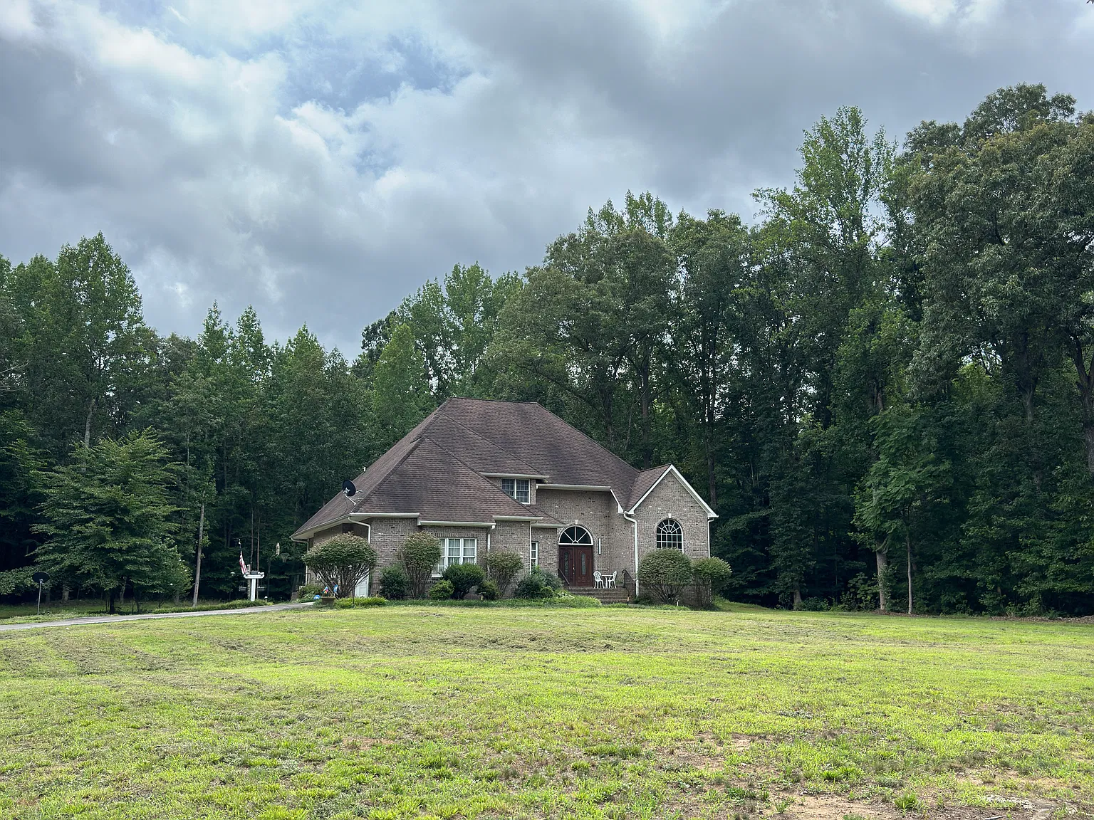 4 bed, 3774 sqft, $3,500 — Photo 4