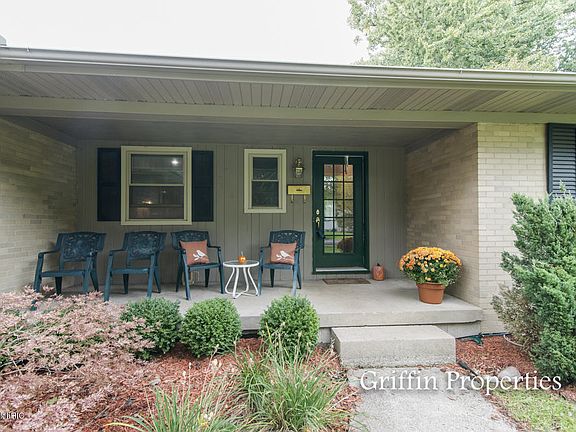 3rd image of 2325 Wilshire Dr SE