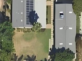 17516 Raymer St, Northridge, CA 91325