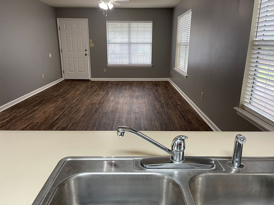 1st image of 2719 W Tharpe St APT 20