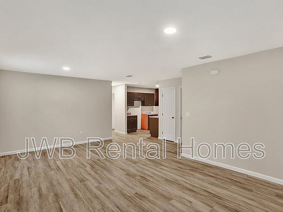 4th image of 8008 W Railroad Ave