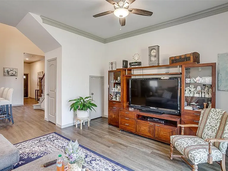 1313 Summerset Ln — Photo 20