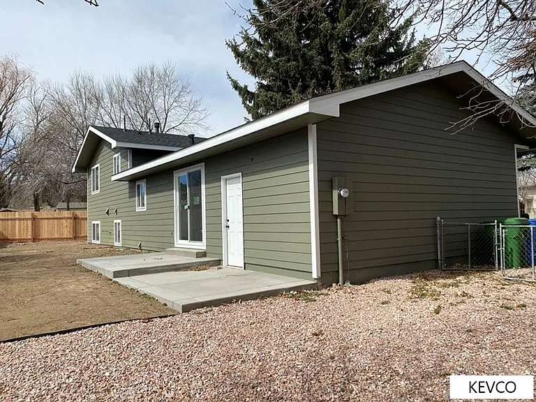 2401 Evergreen Dr — Photo 32