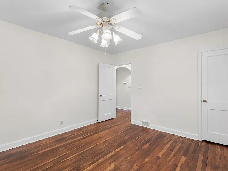 2727 Stratford Dr — Photo 8