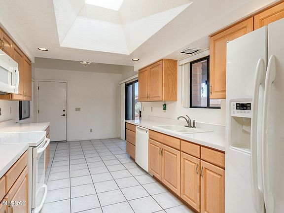 4th image of 5469 N Via Frassino