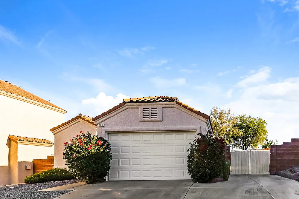 3 bed, 2.0 bath, 1260 sqft, $2,970 — Photo 3