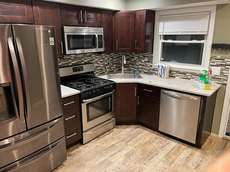 1st image of 747 Klondike Ave Floor 1