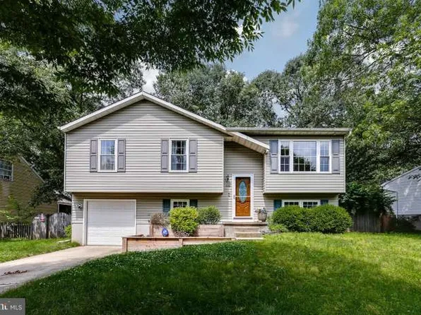 8138 Santa Fe Dr, Severn, MD 21144