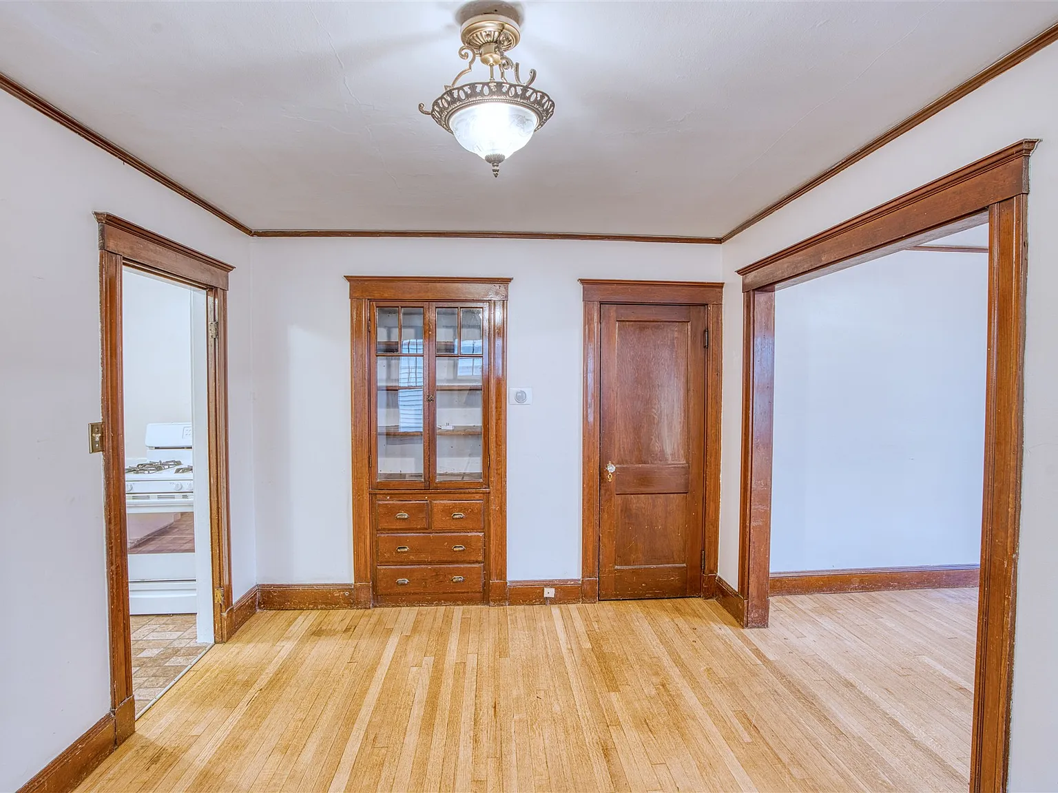 1 bed, 625 sqft, $2,100 — Photo 3