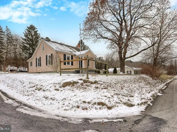 4303 Carlisle Rd, Gardners, PA 17324