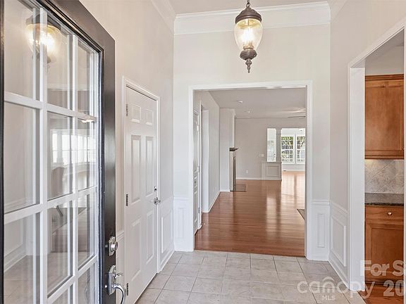 3rd image of 23116 Kingfisher Dr
