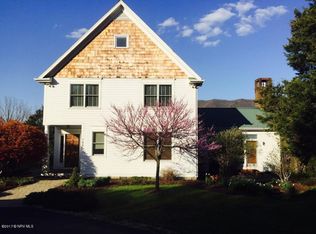 1445 Nellies Cave Rd, Blacksburg, VA 24060