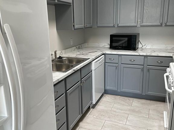 2nd image of 4106 Pawnee Dr APT A