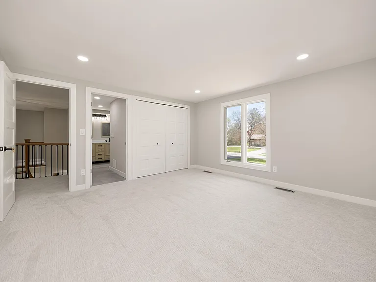 5240 Clarendon Crest St — Photo 29