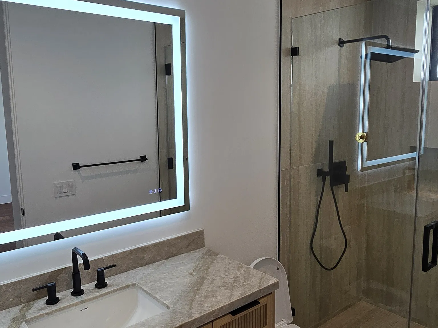 4 bed, 3100 sqft, $4,000 — Photo 3