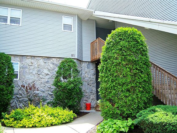 2nd image of 57 Kensington Dr