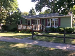 922 N Columbia Rd, Grand Forks, ND 58203