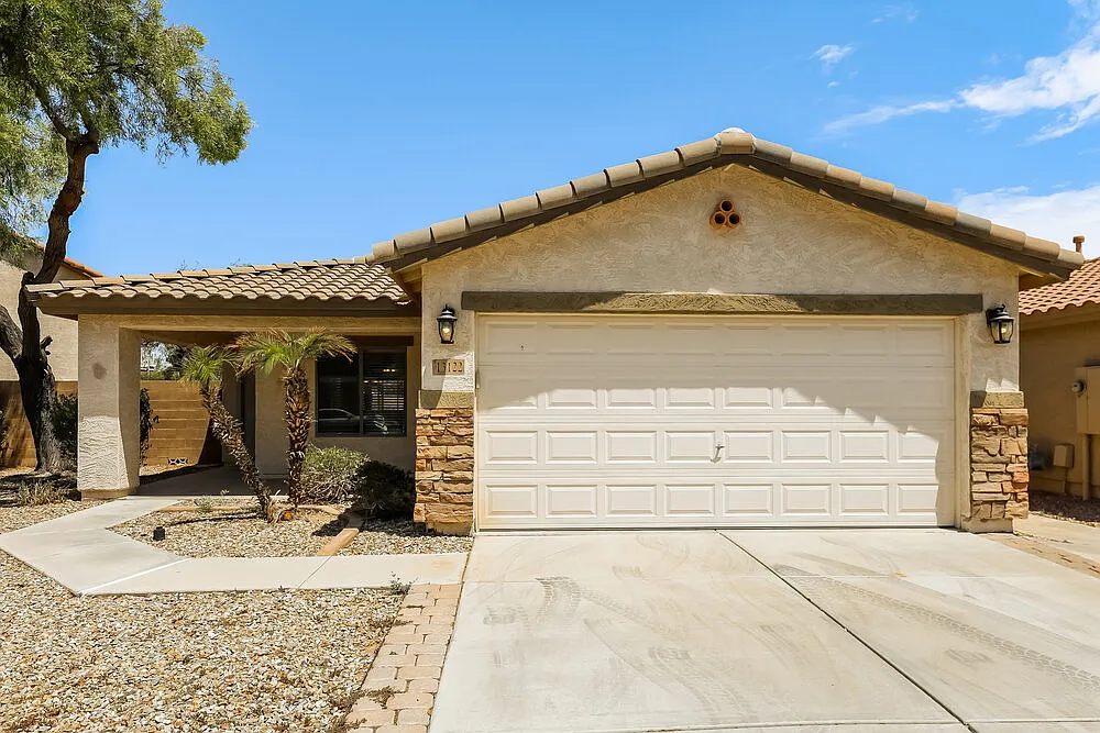 3 bed, 2.0 bath, 1539 sqft, $2,060 — Photo 1