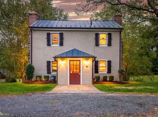 14071 Hume Rd, Hume, VA 22639