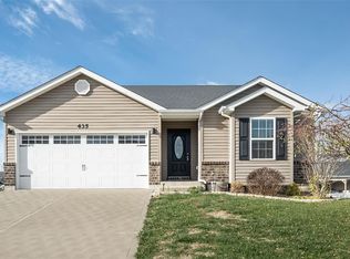 435 Honeysuckle Creek Dr, Wentzville, MO 63385