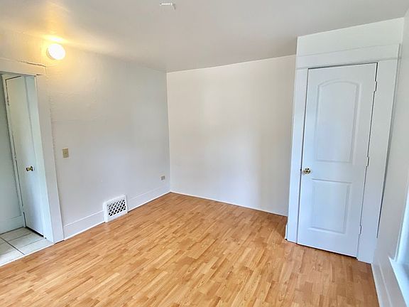 4th image of 211 Olive St APT 1