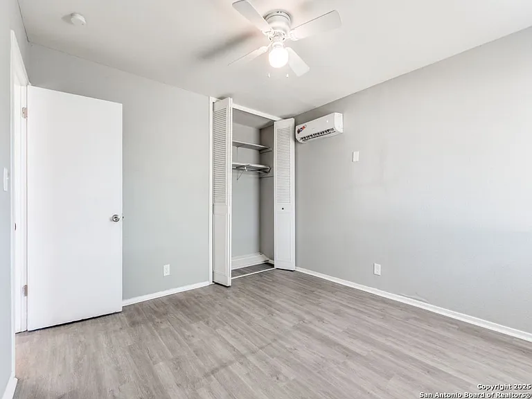 5830 Castle Yard — Photo 28