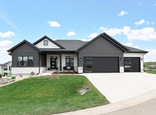 5010 Pear Blossom Ct, Waunakee, WI 53597