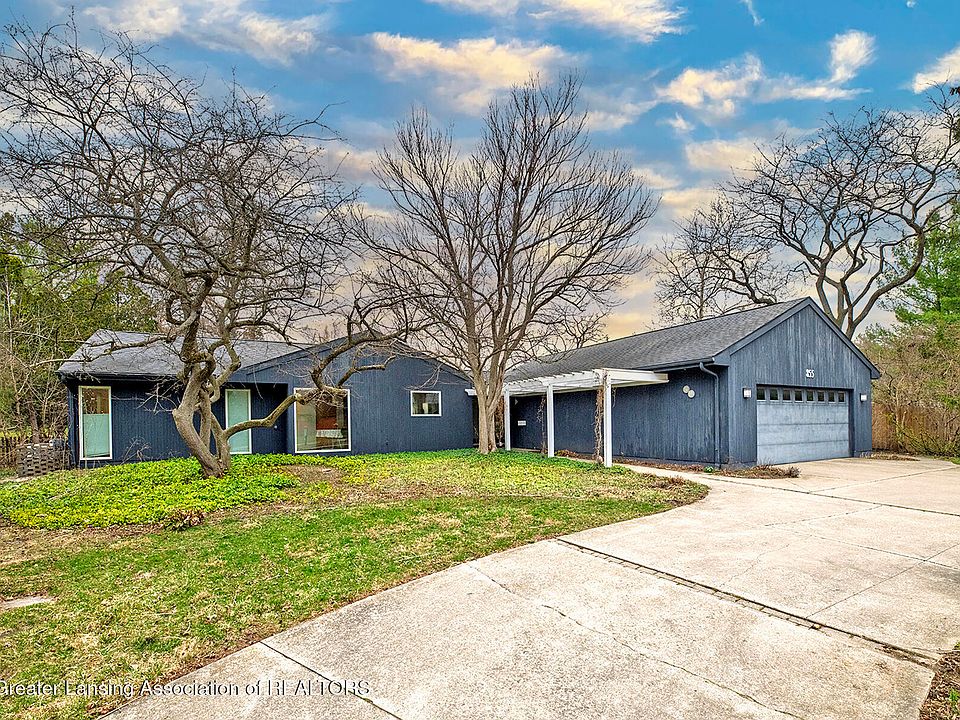 1st image of 855 Lantern Hill Dr