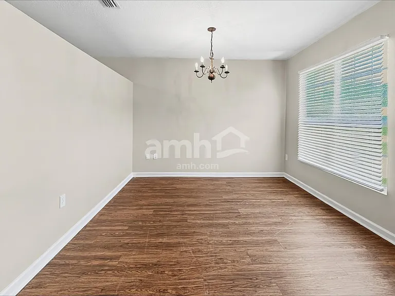810 Dunkirk Ave NW — Photo 5