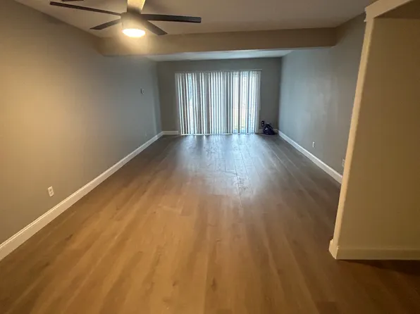 555 Russell Rd APT D22, Westfield, MA 01085