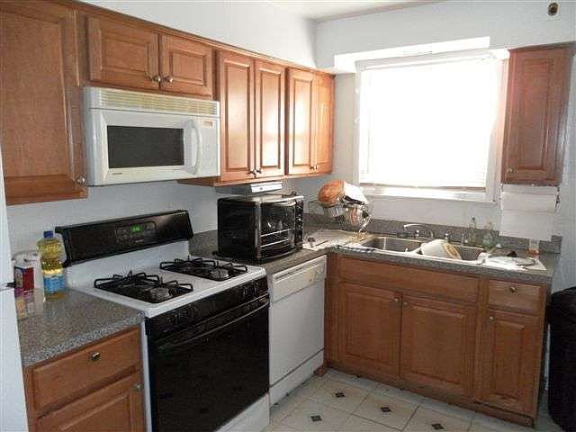 1st image of 2007 W Touhy Ave #2007107
