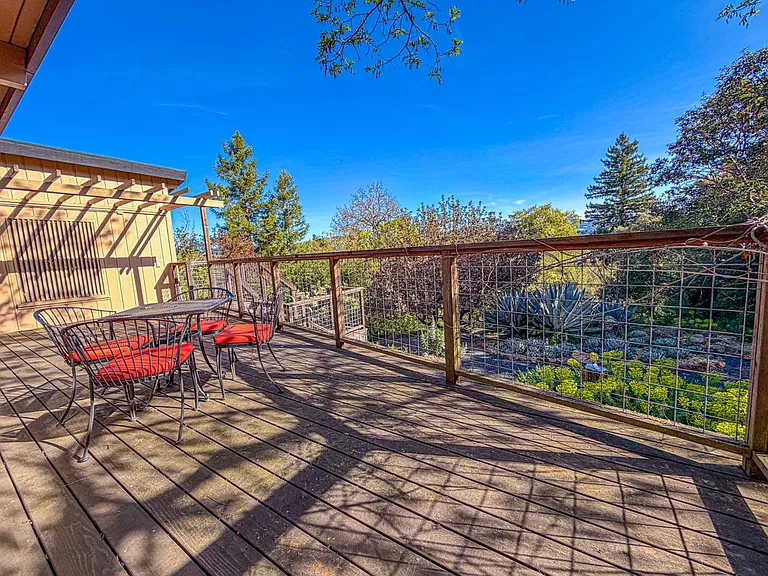 1560 Ronne Dr — Photo 37