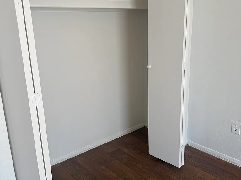 645 W Rio Salado Pkwy #101 — Photo 8