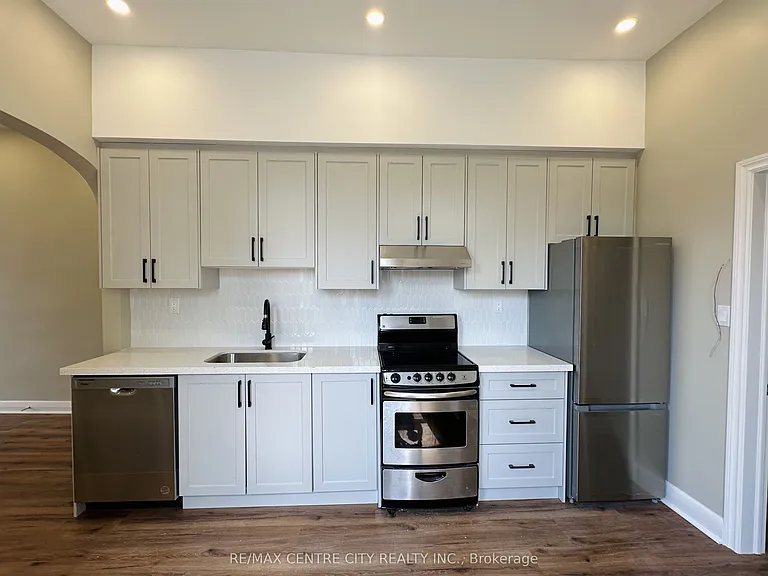 81 Curtis St #1 — Photo 8