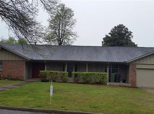 914 S 21st St, Rogers, AR 72758