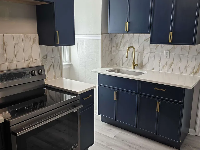 465 Montclair Ave #3 — Photo 1