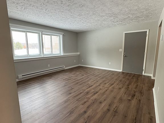 3rd image of 1900 Apartment Dr APT 4