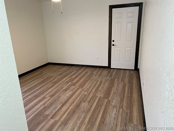 5th image of 1055 N Cherokee Ave #A