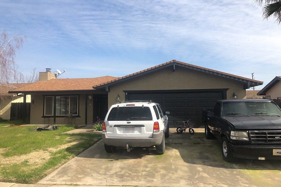 1st image of 320 Fearl Dr