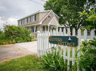 48 Hall Rd, Portsmouth, RI 02871