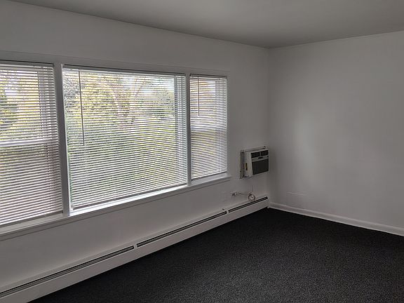 3rd image of 2738 Hessing St APT 2